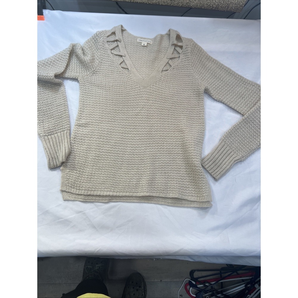Womens Aeropastle Cream Gold Sparkle sweater size M Holiday Pretty V Neck 502